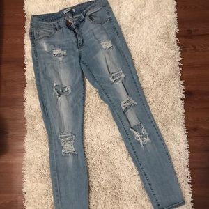 Refuge ripped light boyfriend jeans size 6